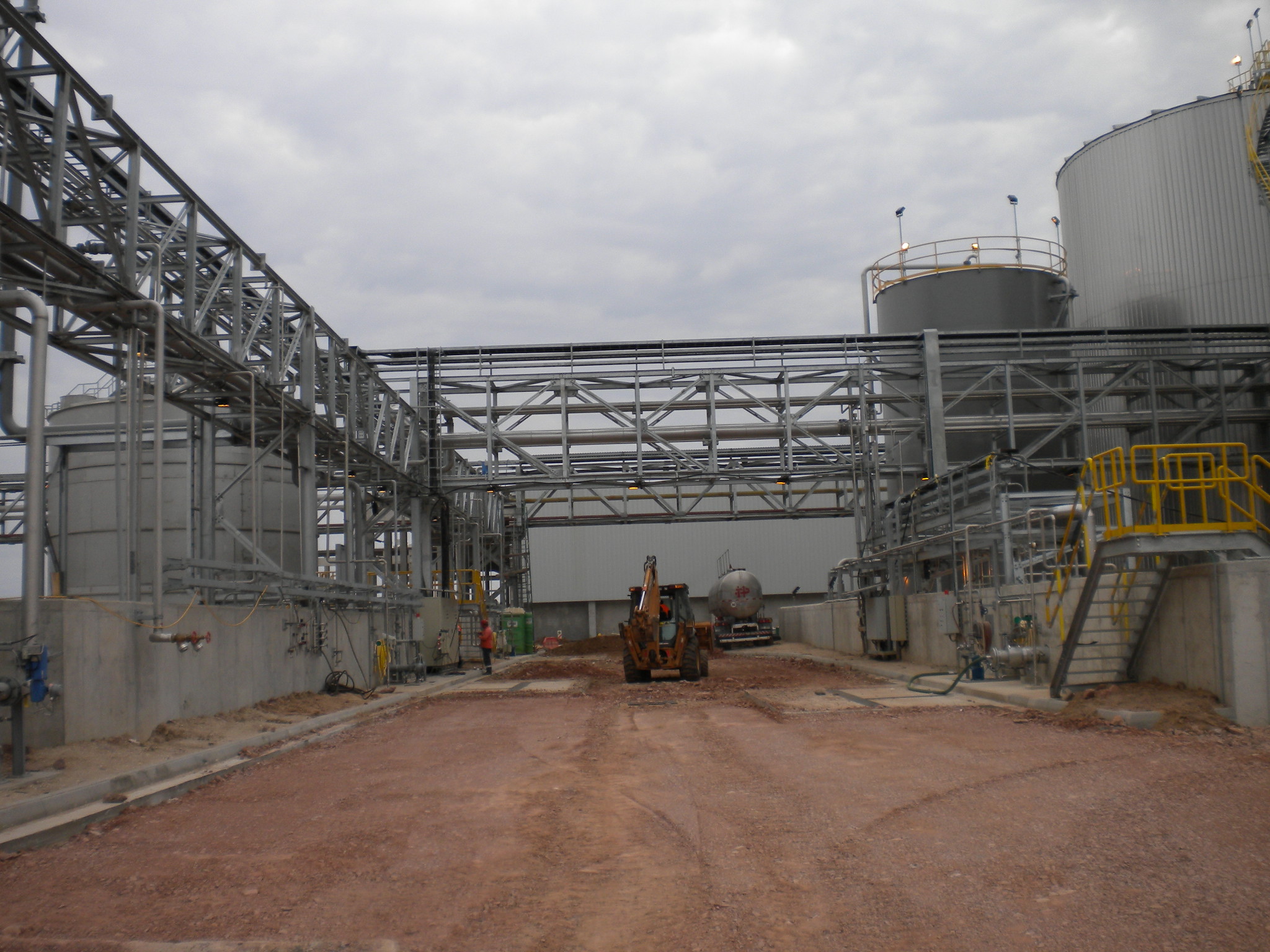 Montes del Plata – Montaje de cañerías de vapor