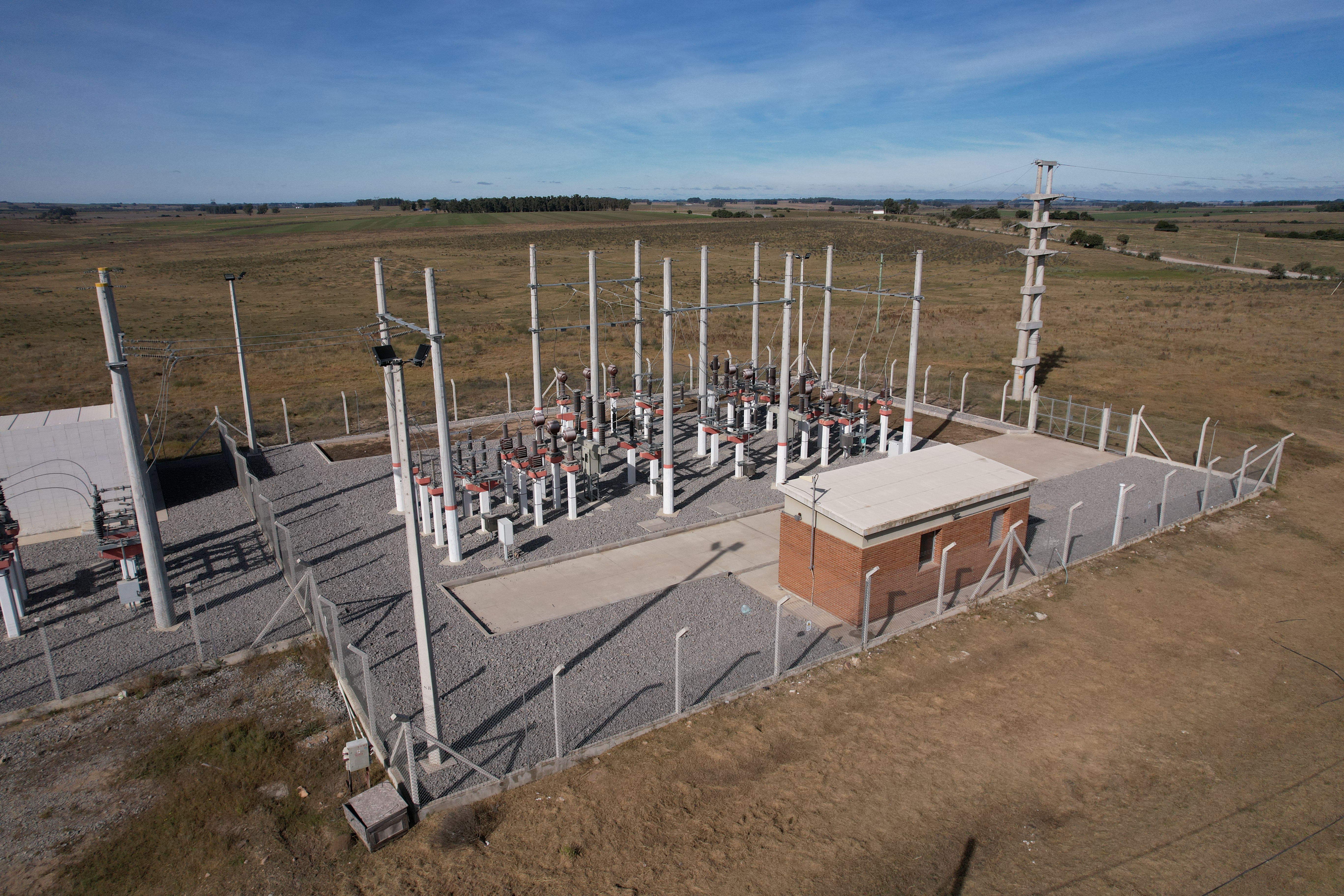 Cielo Azul - Subestación y tendido de línea