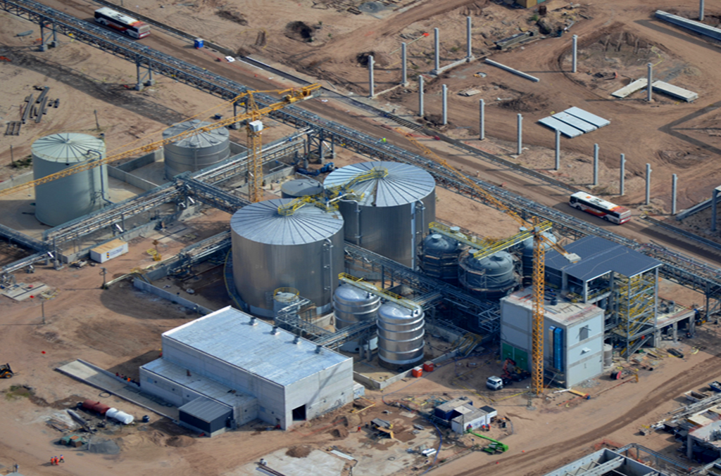 Montes del Plata - Montaje de tanques