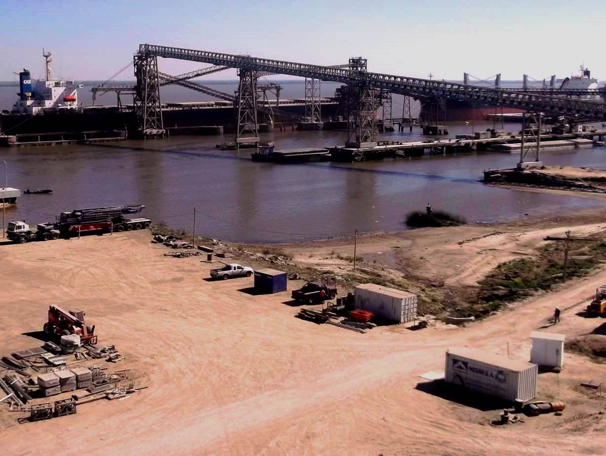 Navios – Muelle de barcazas